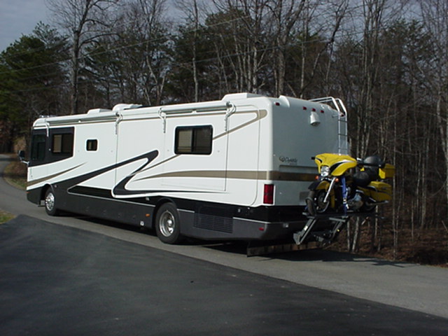 WORLDS BEST RV MOTORCYCLE LIFT BY HYDRALIFT.DRIVE-ON DRIVE-OFF Salvage RV Parts 