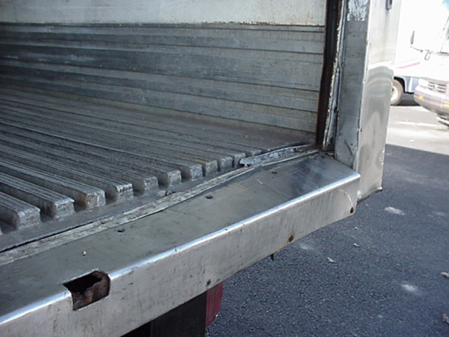 1998 INTERNATIONAL 4700 DT 466E DIESEL 18FT REFER BOX FOR SALE Used RV Parts 