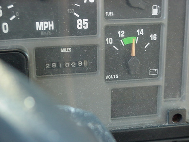 1998 INTERNATIONAL 4700 DT 466E DIESEL 18FT REFER BOX FOR SALE Used RV Parts 