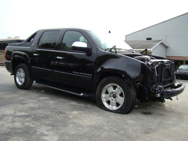 2008 CHEVROLET AVALANCHE Z71 4X4 WRECKED ** BEING REPAIRED ** Used RV Parts