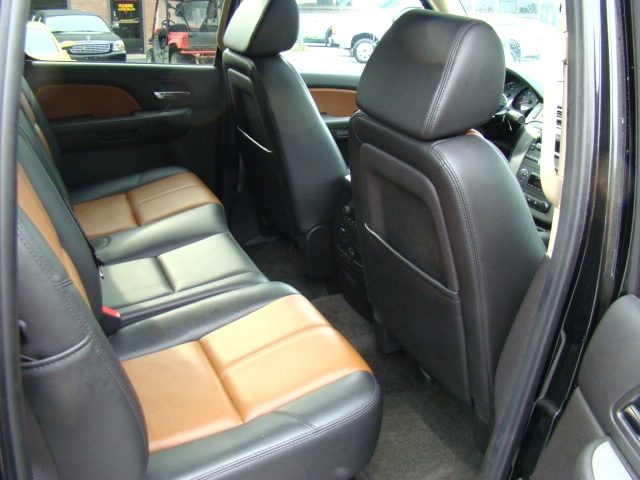 2008 CHEVROLET AVALANCHE Z71 4X4 WRECKED ** BEING REPAIRED ** Used RV Parts 