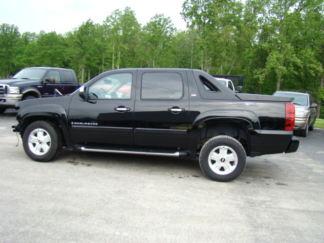 2008 CHEVROLET AVALANCHE Z71 4X4 WRECKED ** BEING REPAIRED ** Used RV Parts