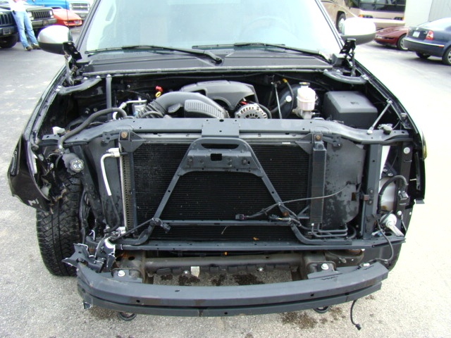 2008 CHEVROLET AVALANCHE Z71 4X4 WRECKED ** BEING REPAIRED ** Used RV Parts 