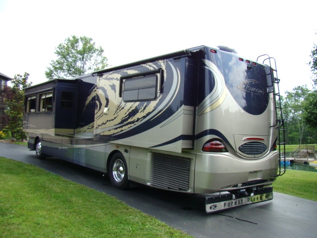 2005 TSUNAMI 41-1/2FT 4 SLIDE MOTORHOME BY FOREST RIVER.MODEL 4104 QS Salvage RV Parts 