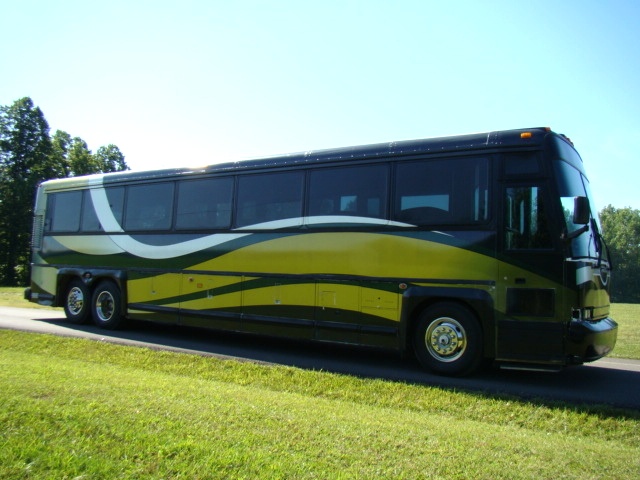 07 LIMO BUS 32-PASSENGER BY MOONLIGHT CONVERSIONS - 1993 MCI CHASSIS Used RV Parts 