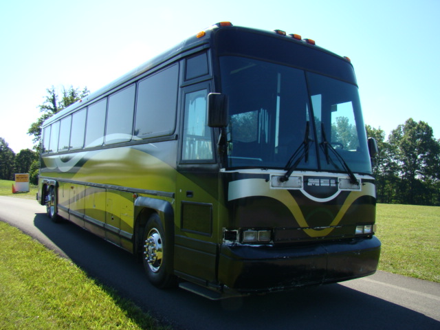 07 LIMO BUS 32-PASSENGER BY MOONLIGHT CONVERSIONS - 1993 MCI CHASSIS Used RV Parts 