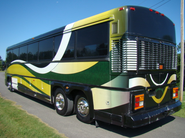 07 LIMO BUS 32-PASSENGER BY MOONLIGHT CONVERSIONS - 1993 MCI CHASSIS Used RV Parts 