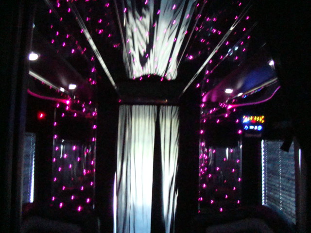 07 LIMO BUS 32-PASSENGER BY MOONLIGHT CONVERSIONS - 1993 MCI CHASSIS Used RV Parts 