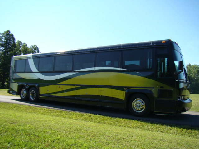 07 LIMO BUS 32-PASSENGER BY MOONLIGHT CONVERSIONS - 1993 MCI CHASSIS Used RV Parts 