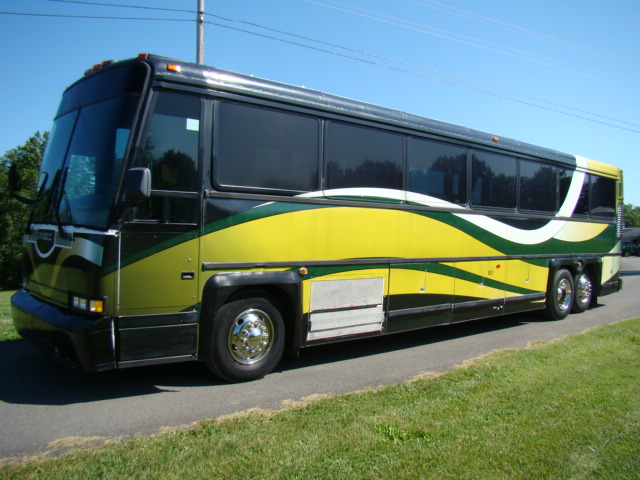07 LIMO BUS 32-PASSENGER BY MOONLIGHT CONVERSIONS - 1993 MCI CHASSIS Used RV Parts 