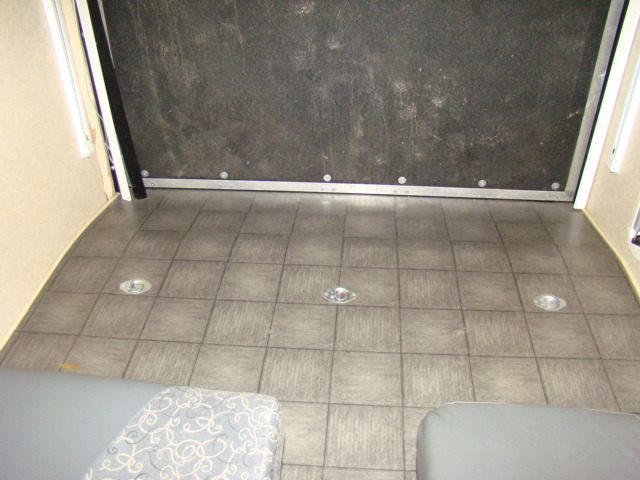 TOY HAULER CAMPER FOR RENT 2007 R-VISION BOOGIE BOX     Used RV Parts 