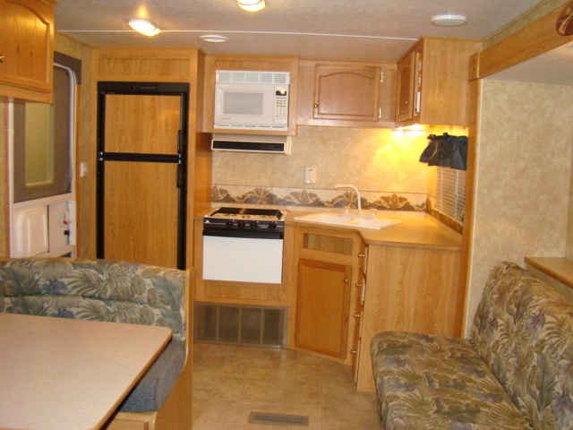 2006 CROSSROADS ZINGER TRAVEL TRAILER FOR SALE 26FT 1-SILDE OUT Used RV Parts 