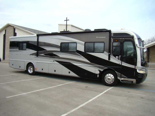 2005 FLEETWOOD REVOLUTION 40 FT 2-SLIDE CLASS A DIESEL MOTORHOME Used RV Parts 