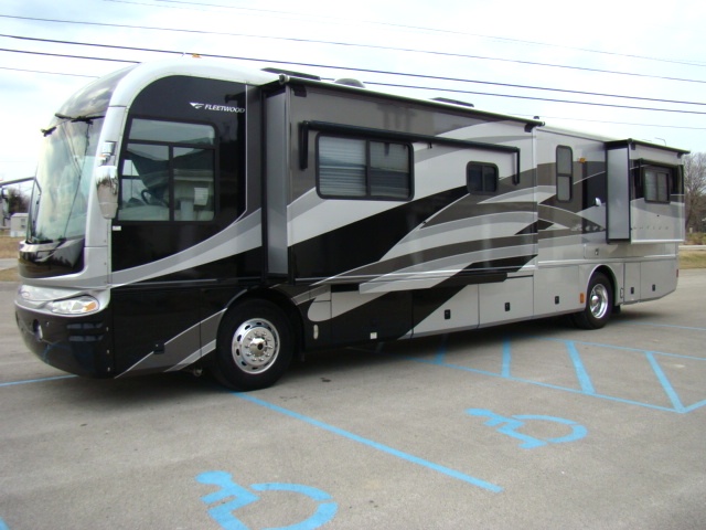 2005 FLEETWOOD REVOLUTION 40 FT 2-SLIDE CLASS A DIESEL MOTORHOME Used RV Parts 