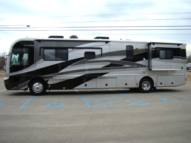 2005 FLEETWOOD REVOLUTION 40 FT 2-SLIDE CLASS A DIESEL MOTORHOME Used RV Parts 