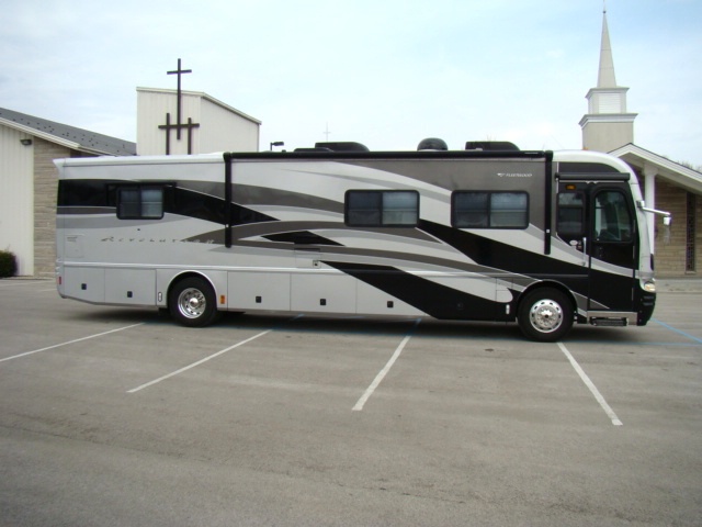2005 FLEETWOOD REVOLUTION 40 FT 2-SLIDE CLASS A DIESEL MOTORHOME Used RV Parts 