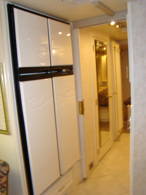 2000 GULF STREAM TOUR MASTER SERIES M-8430 FOR SALE - DAMAGED / REPAIRABLE MOTORHOME Used RV Parts