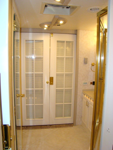 2000 GULF STREAM TOUR MASTER SERIES M-8430 FOR SALE - DAMAGED / REPAIRABLE MOTORHOME Used RV Parts