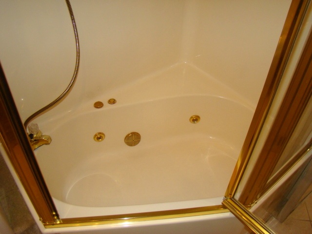 2000 GULF STREAM TOUR MASTER SERIES M-8430 FOR SALE - DAMAGED / REPAIRABLE MOTORHOME Used RV Parts