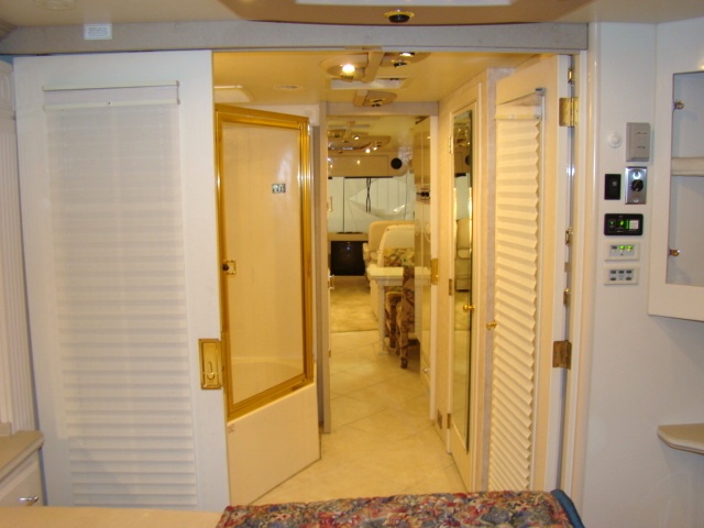 2000 GULF STREAM TOUR MASTER SERIES M-8430 FOR SALE - DAMAGED / REPAIRABLE MOTORHOME Used RV Parts