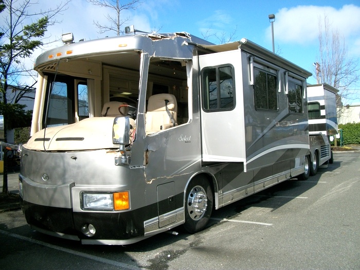 2004 TRAVEL SUPREME 42DSO 43FT 4 SLIDE MOTORHOME FOR SALE  Salvage RV Parts 
