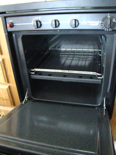 USED RV  ATWOOD WEDGEWOOD 3-BURNER STOVE TOP AND OVEN FOR SALE Salvage RV Parts 